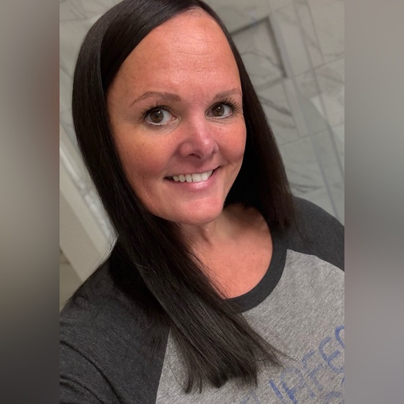 Meet your Posher, Julie - Picture 2 of 2